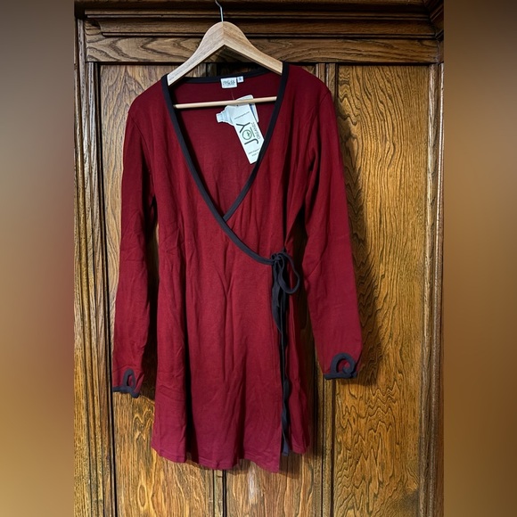 JOY ORGANIC deep red brown trim tunic wrap top dress. Long sleeve. NWT. Small. - Picture 3 of 4